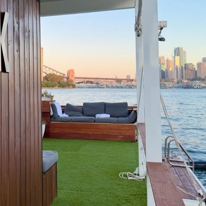 Romantic cruise on Sydney Harbour